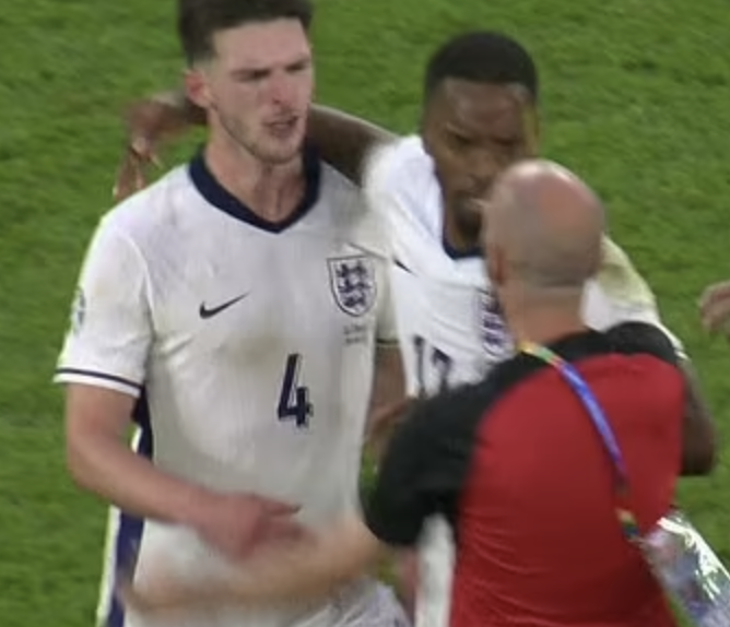 Declan Rice in Heated Altercation with Slovakia Manager After England’s Euro 2024 Victory