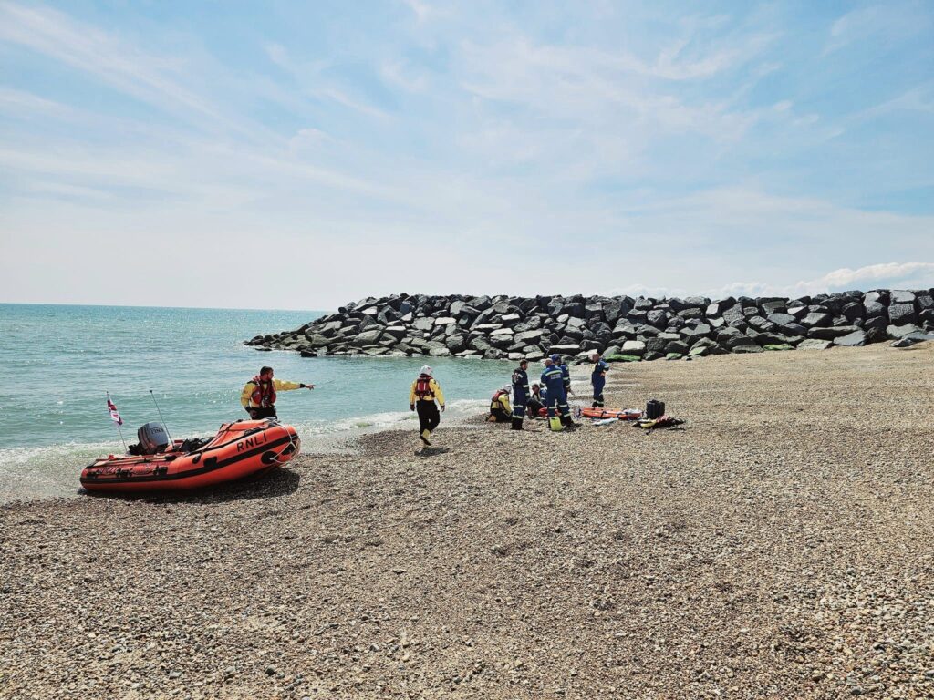 Selsey Coastguard and Lifeboat Responds to Injured Swimmer