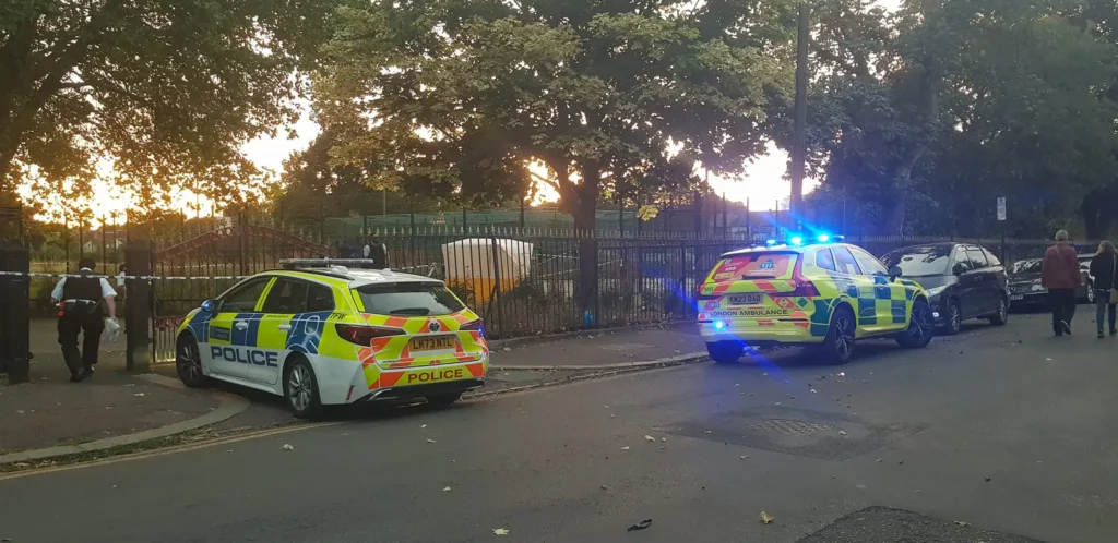 Single99 Metropolitan Police Launch Murder Investigation After Teen Stabbed to Death in East London Park