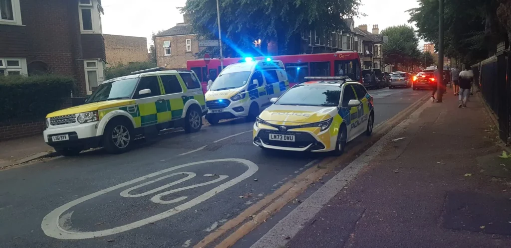 Single99 Metropolitan Police Launch Murder Investigation After Teen Stabbed to Death in East London Park