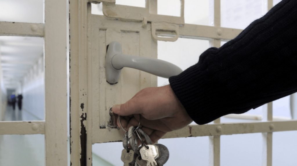 UK Government to Release Thousands of Prisoners Early Amid Overcrowding Crisis