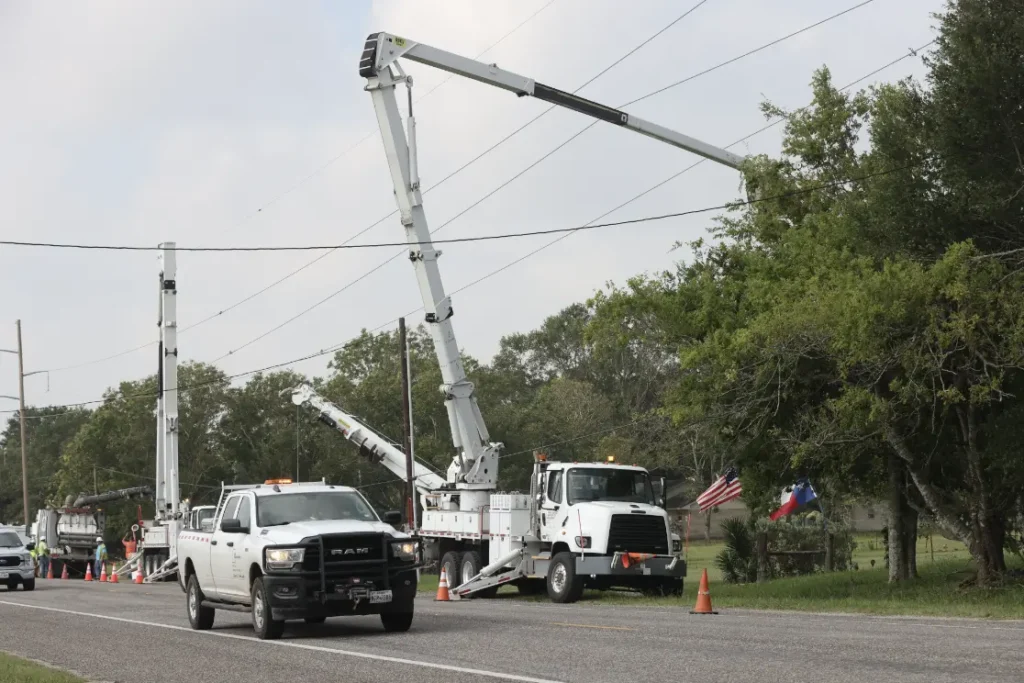 Houston Power Outages: Hurricane Beryl Plunges 2.2 Million into the Dark