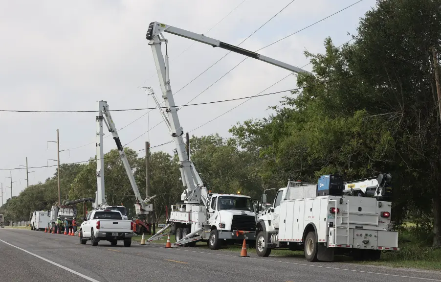 Single99 A Million Texans Remain Without Power in Sweltering Weather Three Days After Hurricane Beryl as Outrage Against Power Supplier Mounts
