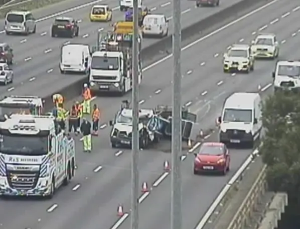Severe Congestion on M25 Causes Major Delays Following Early Morning Collision