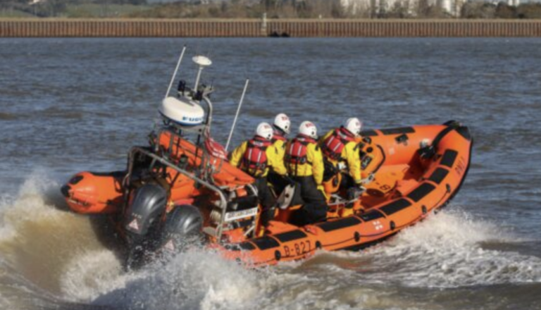 Gravesend Lifeboat Aids in Multi-Agency Rescue of Man Stuck in Mud