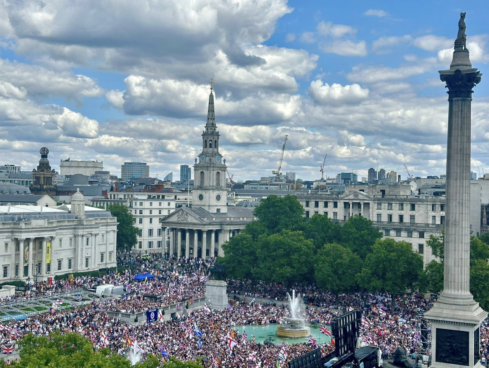 Massive Police Deployment as Thousands Gather for Tommy Robinson-Led Rally in Central London