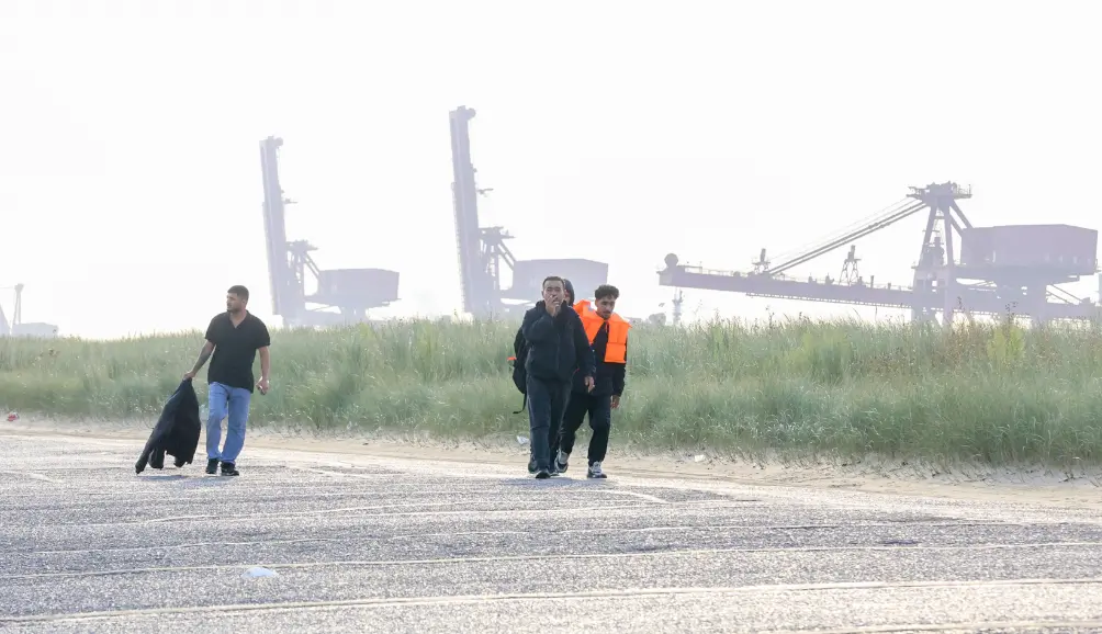 French Authorities Rescue 98 Migrants in the English Channel, Some Refuse Assistance