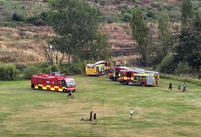 Firefighters Tackle Large Grass Fire at Spring Farm Park in Rainham