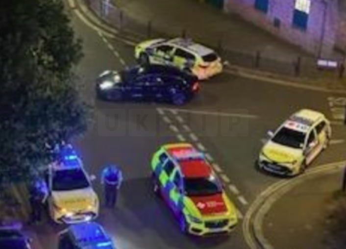 15-Year-Old Boy Stabbed in Surrey Quays, Rushed to Hospital