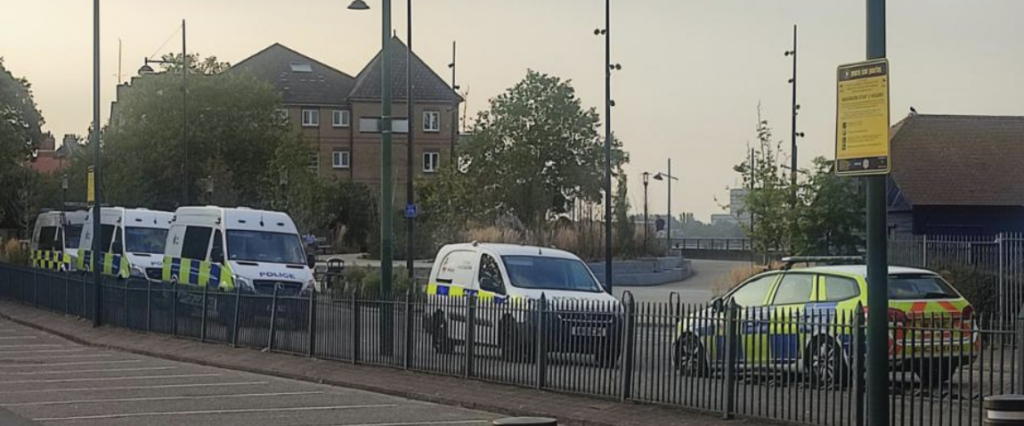 Man arrested after triple stabbing in Dartford