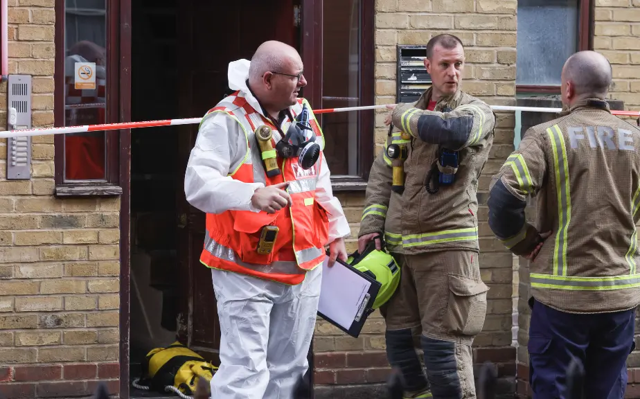 Man Tragically Dies in South East London Flat Fire as Neighbours Recount Desperate Rescue Attempt