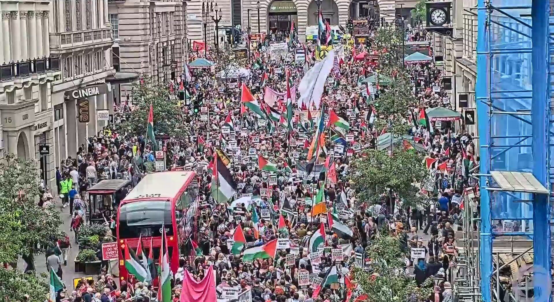 Six Arrested at Palestine Solidarity Campaign March in London
