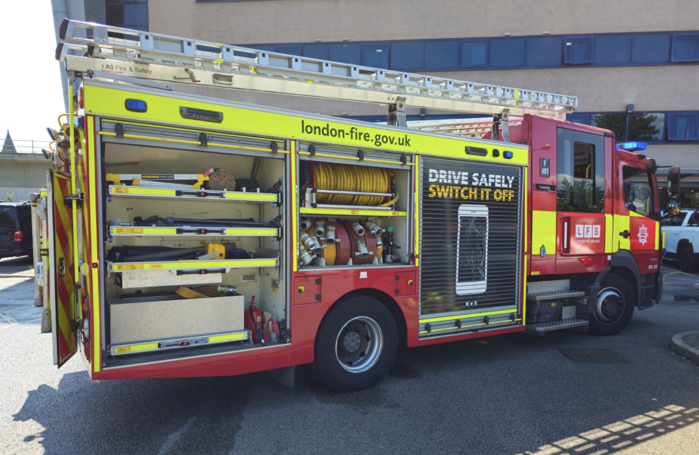 Seven People Escape Flat Fire in Bromley