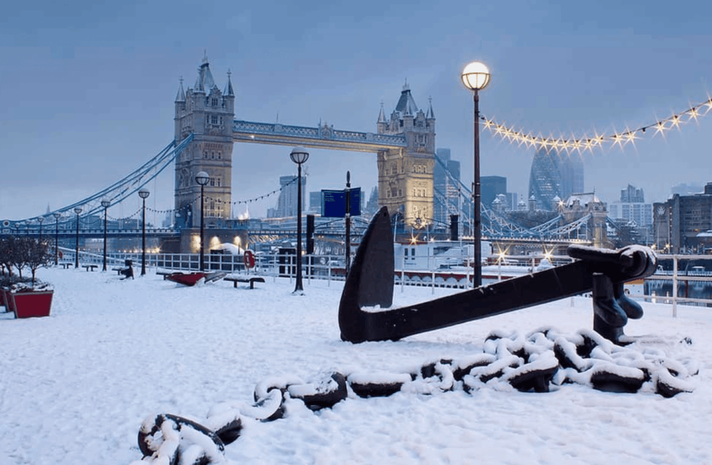 London Braces for Heaviest Snowfall in Years as Wintry Showers Sweep Across England
