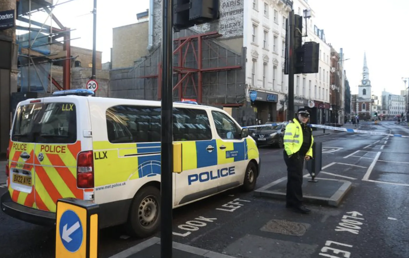 Witness Appeal After Man Dies Following Police Restraint on Borough High Street