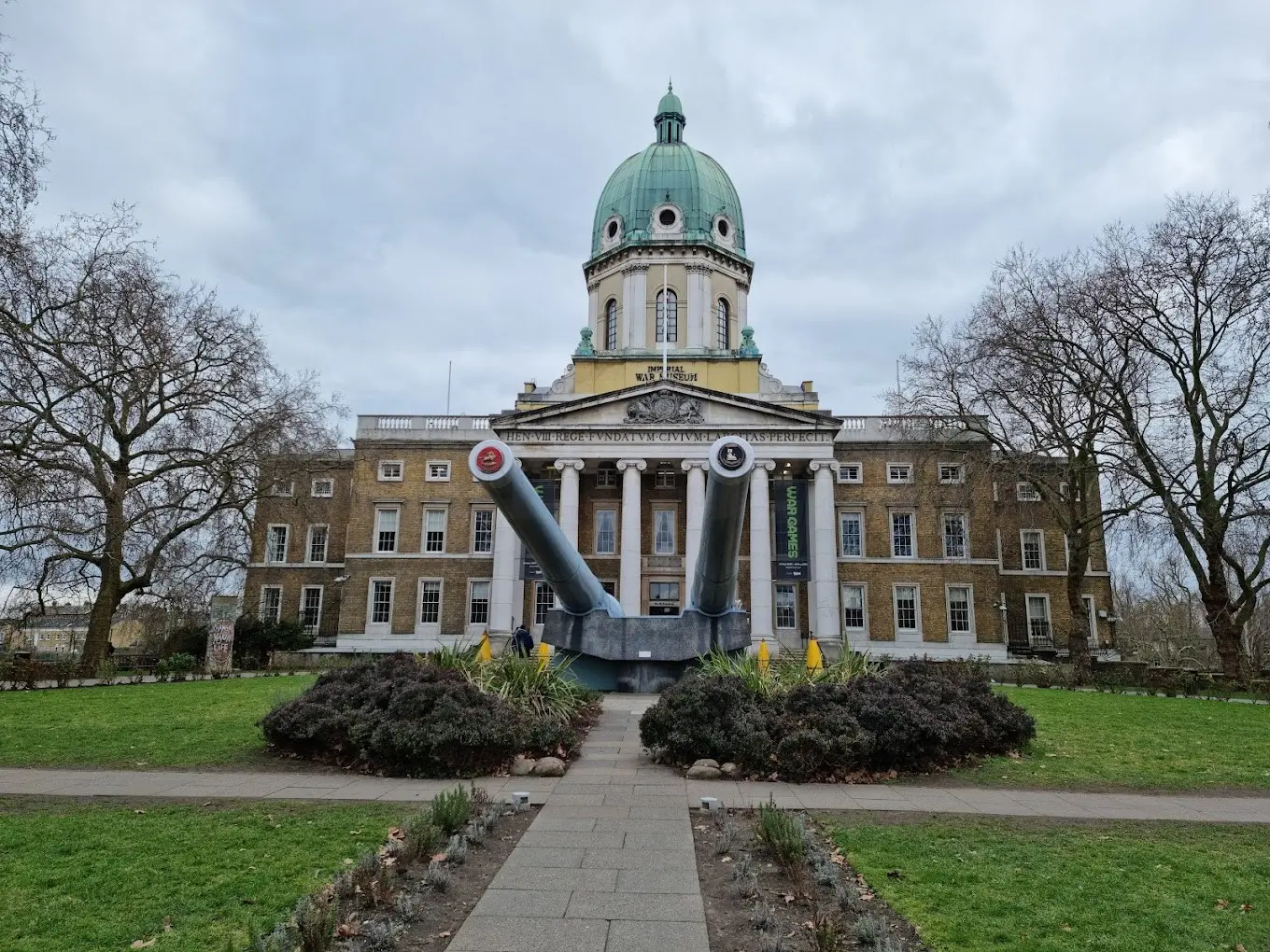 Imperial War Museum Evacuated After Suspicious Package Found