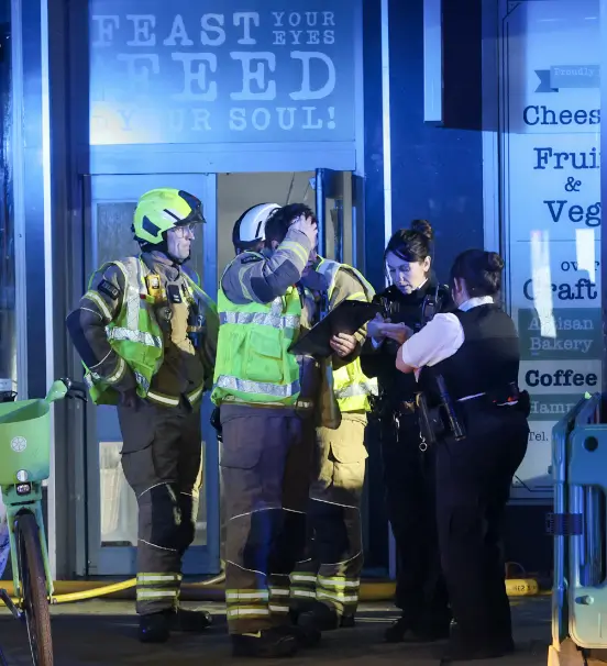 Multiple Fire Engines Called To Blaze At Valentinea’s Coffee Shop In East Sheen Multiple Fire Engines Called to Blaze at Valentinea’s Coffee Shop in East Sheen