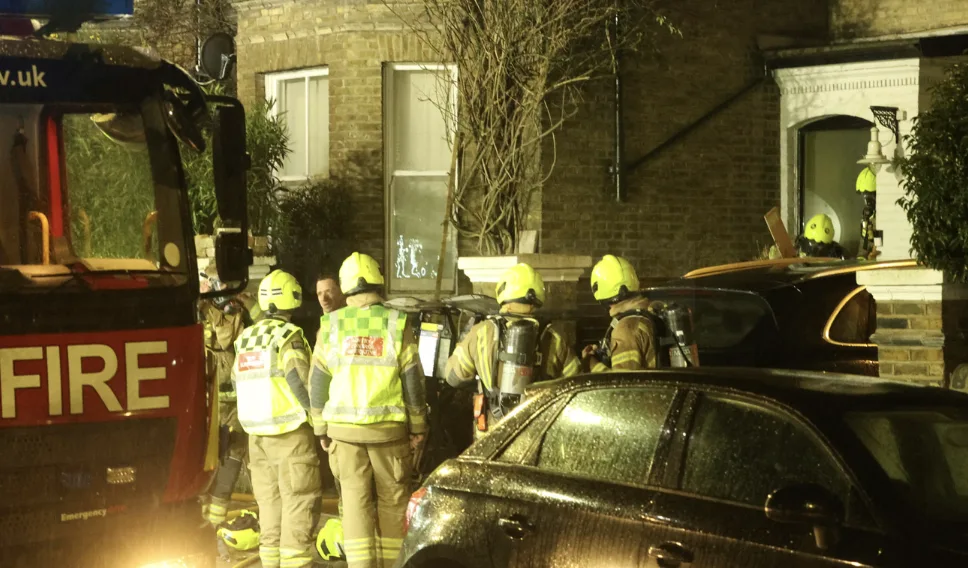 Six Fire Engines Rush To Blaze At £2.2 Million Property In Putney Six Fire Engines Rush to Blaze at £2.2 Million Property in Putney