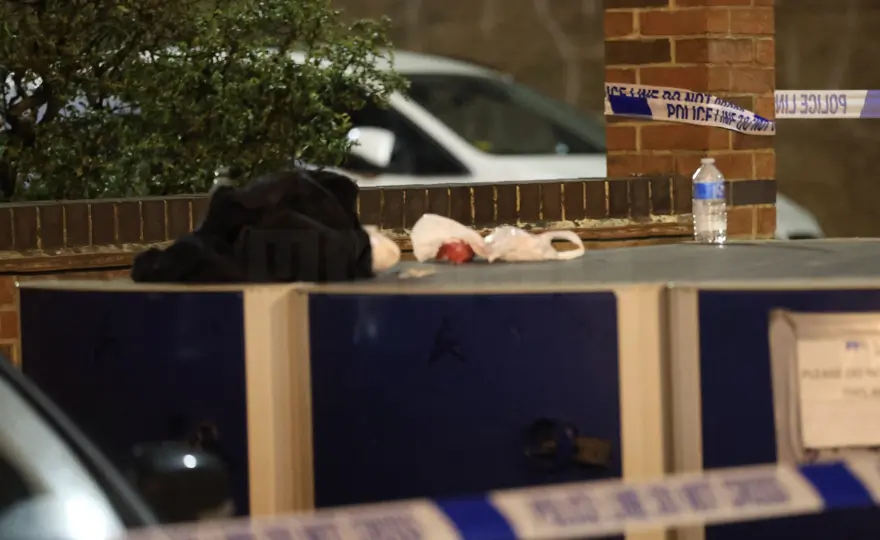 “mind Your Business” — Shock As Police Officer Dismisses Concern After Stabbing Near Wallwood Street “Mind Your Business” — Shock as Police Officer Dismisses Concern After Stabbing Near Wallwood Street