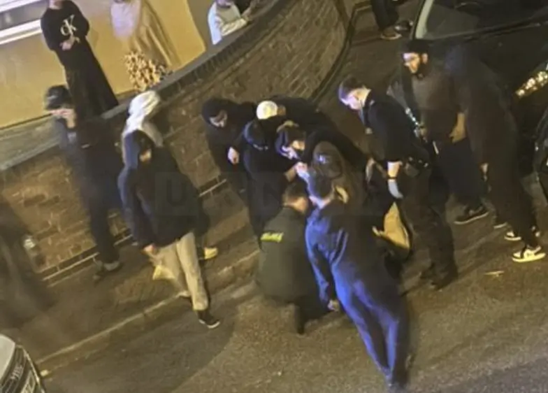 “Mind Your Business” — Shock as Police Officer Dismisses Concern After Stabbing Near Wallwood Street