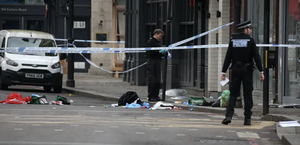 Major Police Incident In Shoreditch After Armed Police Called To Be At One Bar In Old Street London Major Police Incident in Shoreditch after Armed police called to Be at One Bar in Old Street London