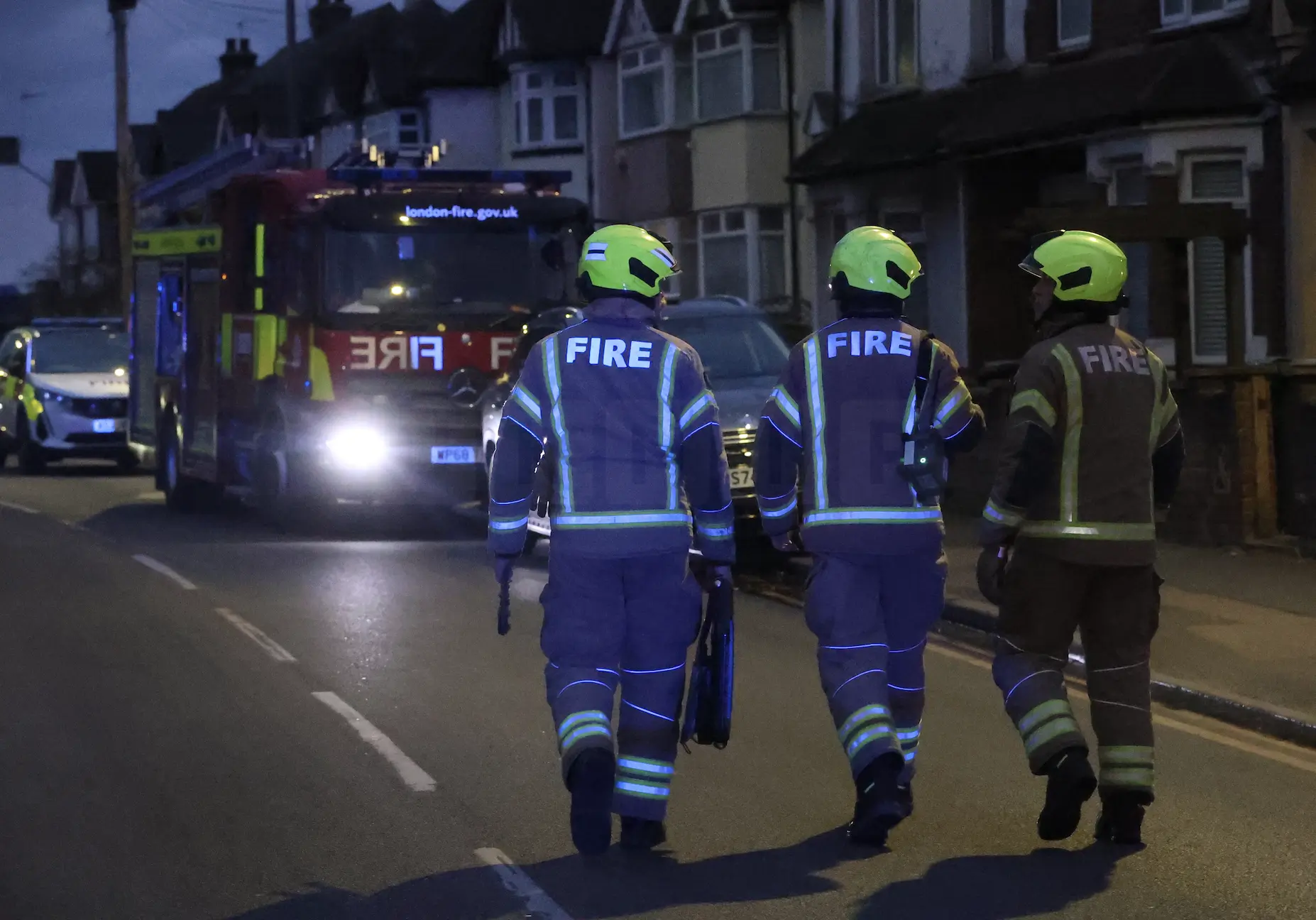 Kent And London Fire Crews Called To Blaze At Portland Club In Northfleet Kent and London Fire crews called to Blaze at Portland Club in Northfleet