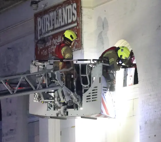 Kent And London Fire Crews Called To Blaze At Portland Club In Northfleet Kent and London Fire crews called to Blaze at Portland Club in Northfleet