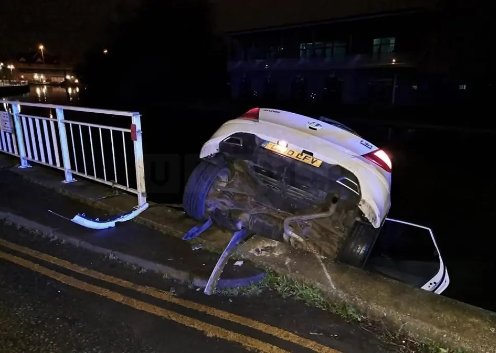 Uninsured Drink Driver Banned After Crashing Car Into Riverside Railings In Cambridge Uninsured Drink Driver Banned After Crashing Car into Riverside Railings in Cambridge