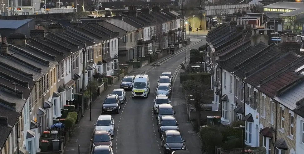 Teen Stabbed as Machetes and Swords Brandished in Violent Clash on Forest Gate Street
