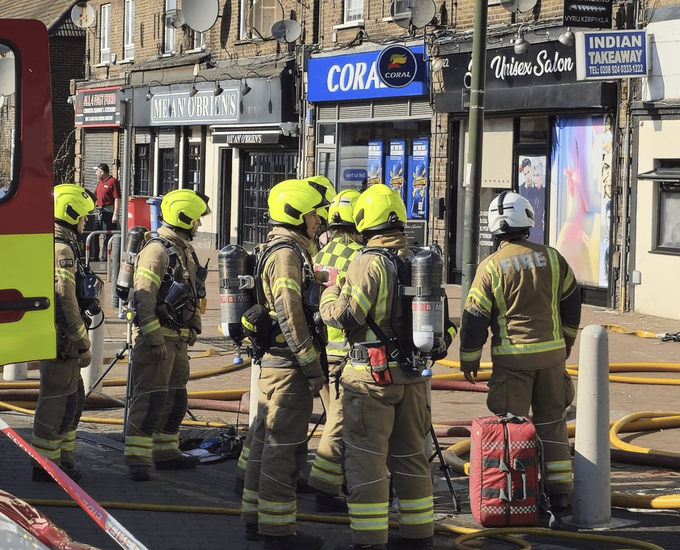 Major Fire Breaks Out  at Balti Cottage in Dagenham as Crews Battle Blaze – UKNIP