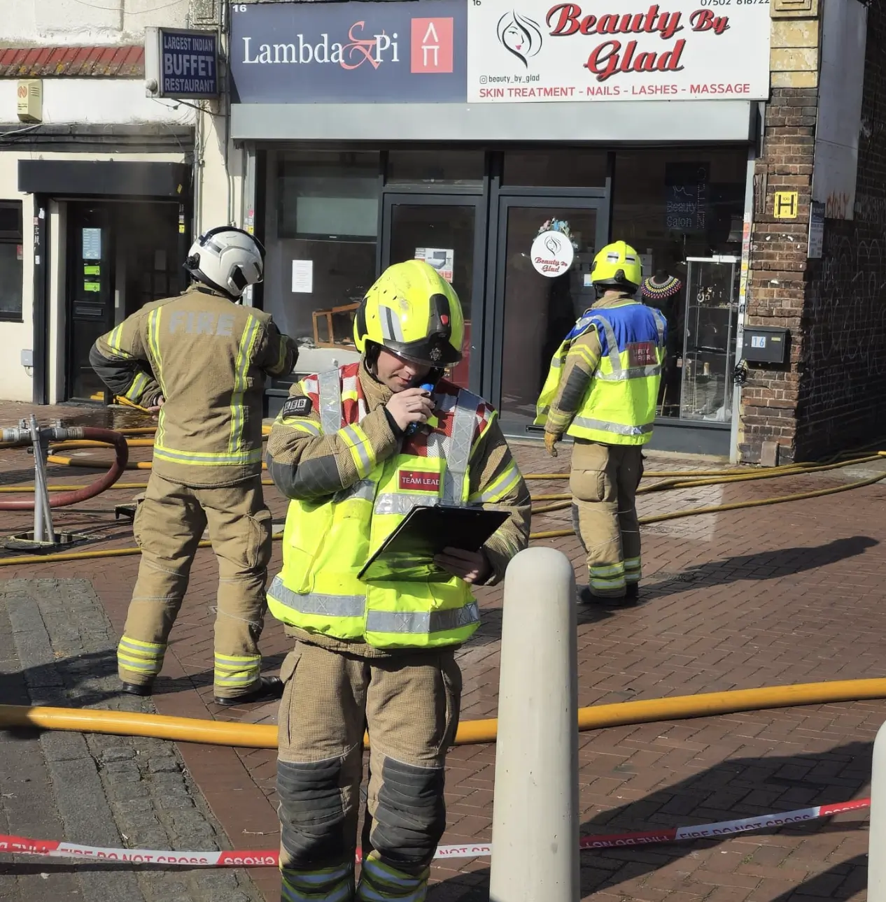 Major Fire Breaks Out  at Balti Cottage in Dagenham as Crews Battle Blaze