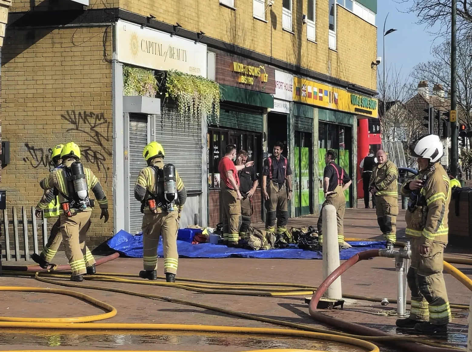 Major Fire Breaks Out  at Balti Cottage in Dagenham as Crews Battle Blaze