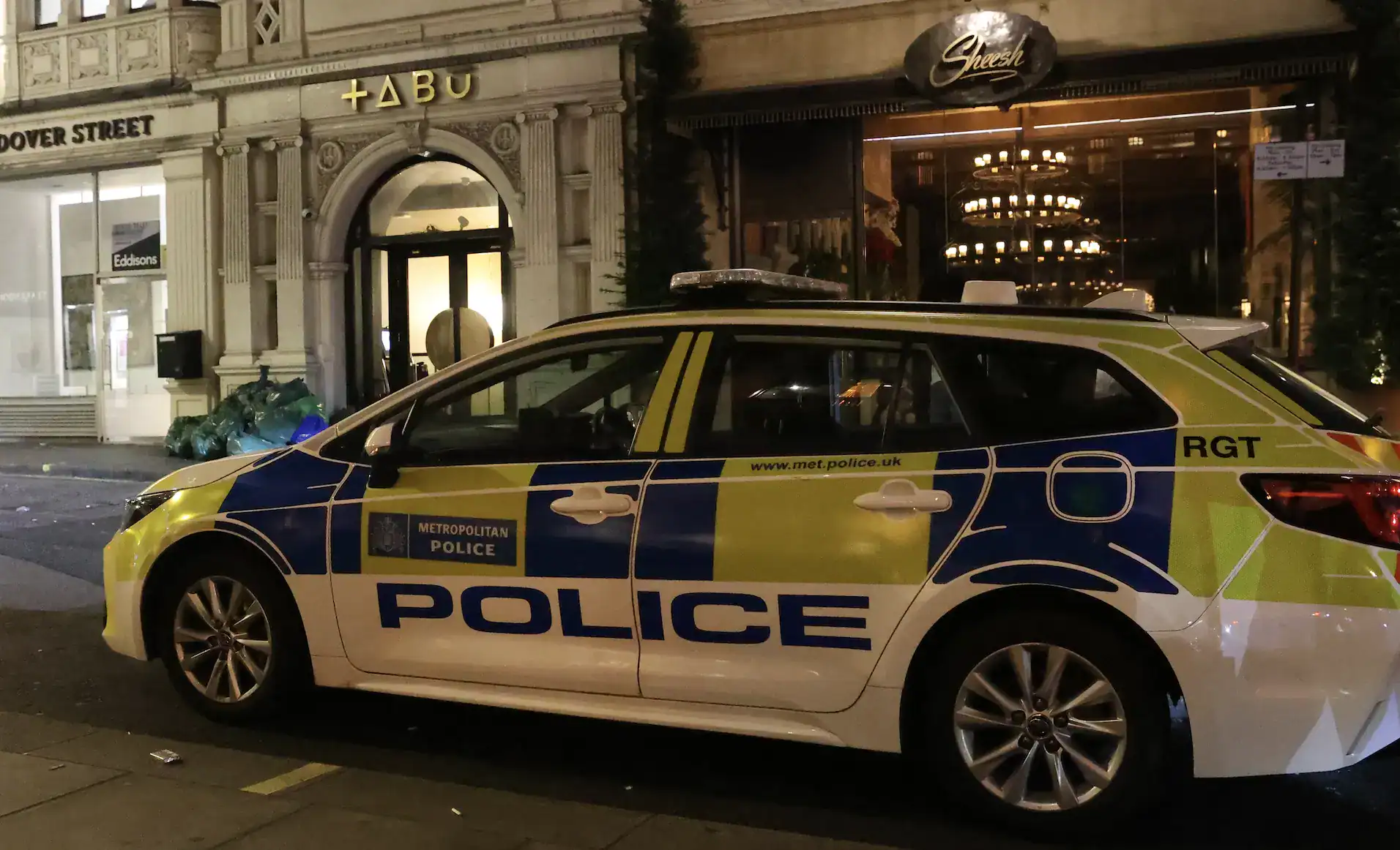 Armed Police arrest  Four Men Armed with Machetes Attempting to Storm Tabu Club in Mayfair