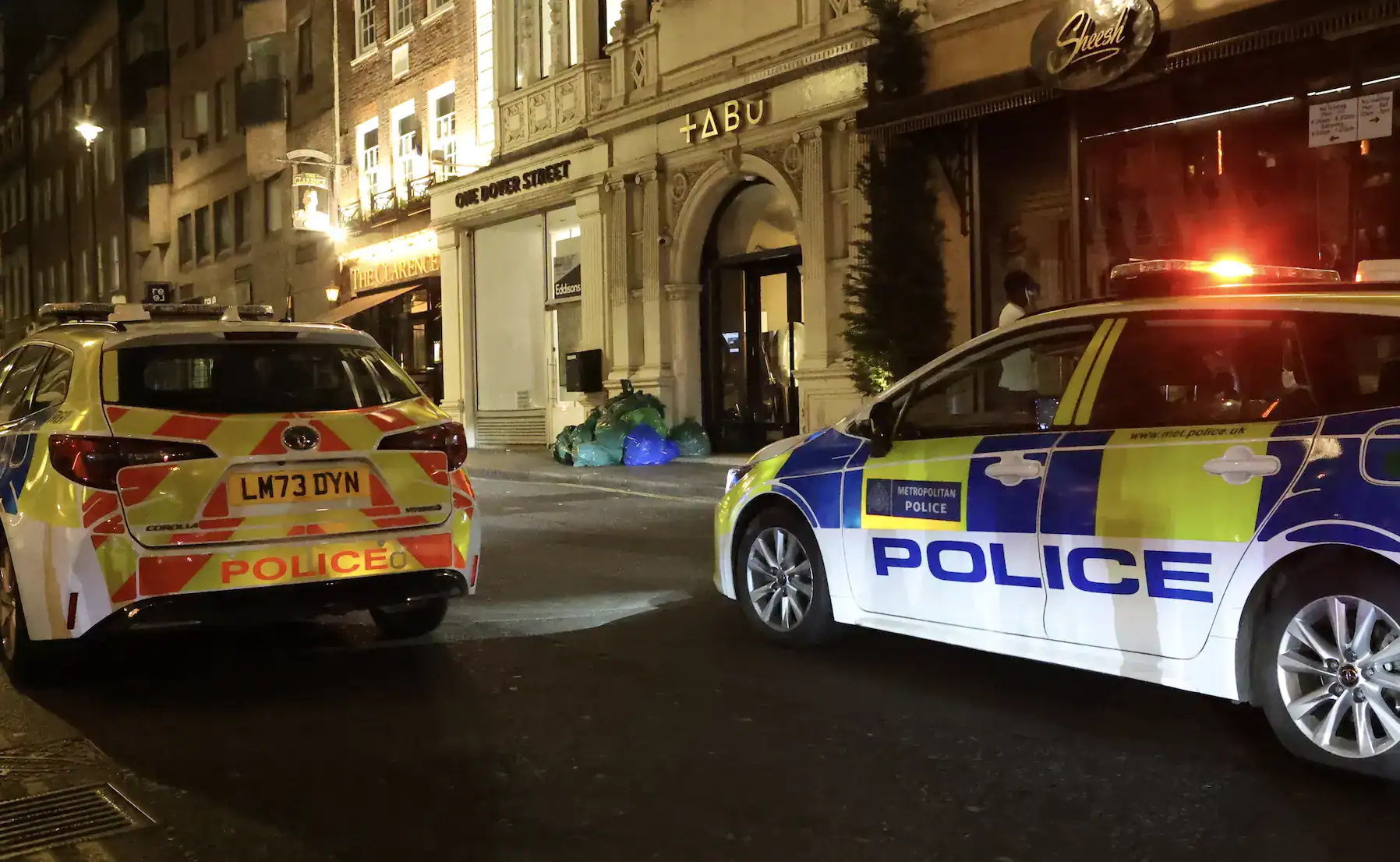 Armed Police arrest  Four Men Armed with Machetes Attempting to Storm Tabu Club in Mayfair