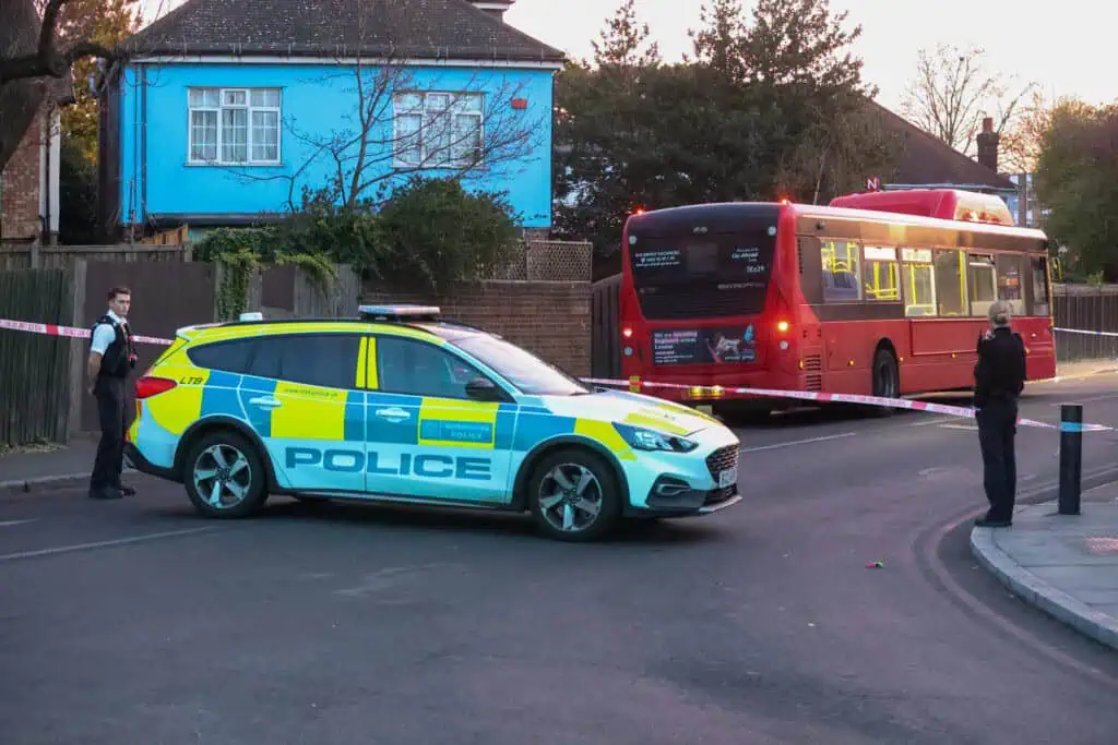 Road outside Private Pointers School Blackheath in Lockdown after stabbing on Night bus