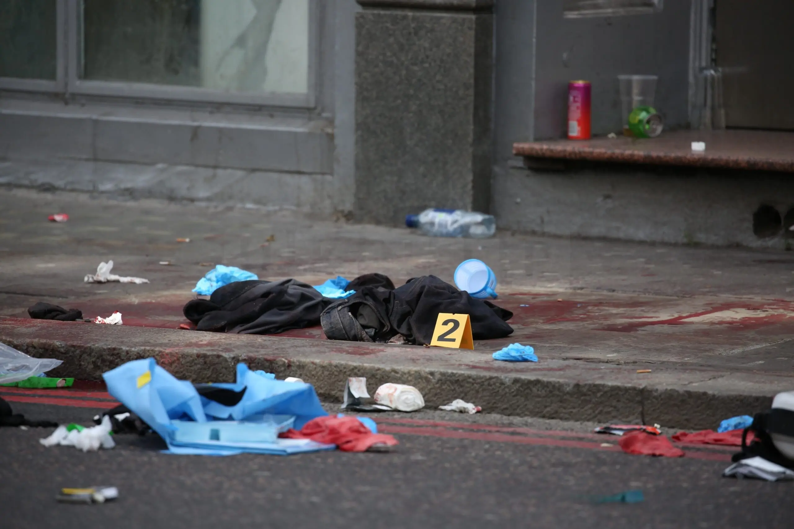 Man in Critical Condition After Stabbing in Old Street – Four Arrested for Attempted Murder