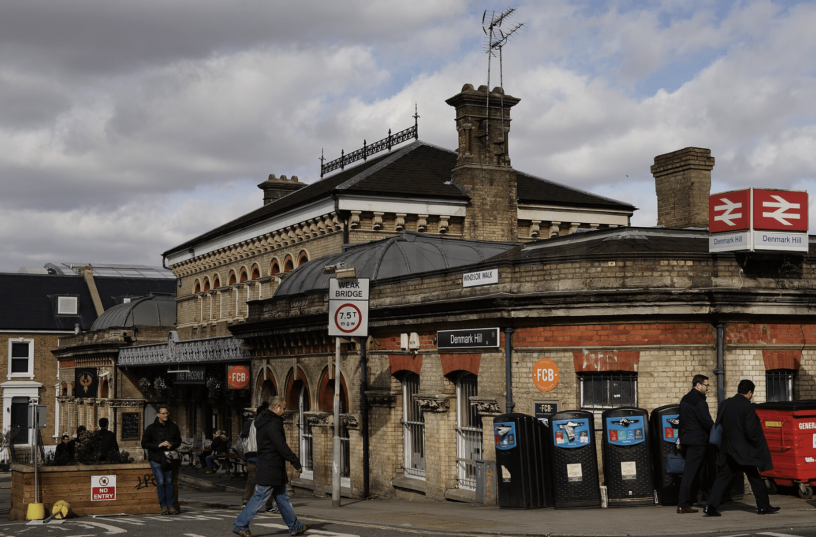 Denmark Hill Station Closure Causes Major Delays to London Victoria Services