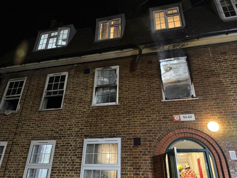 Hither Green Flat Fire Forces Three to Jump for Safety After E-Scooter Battery Ignites
