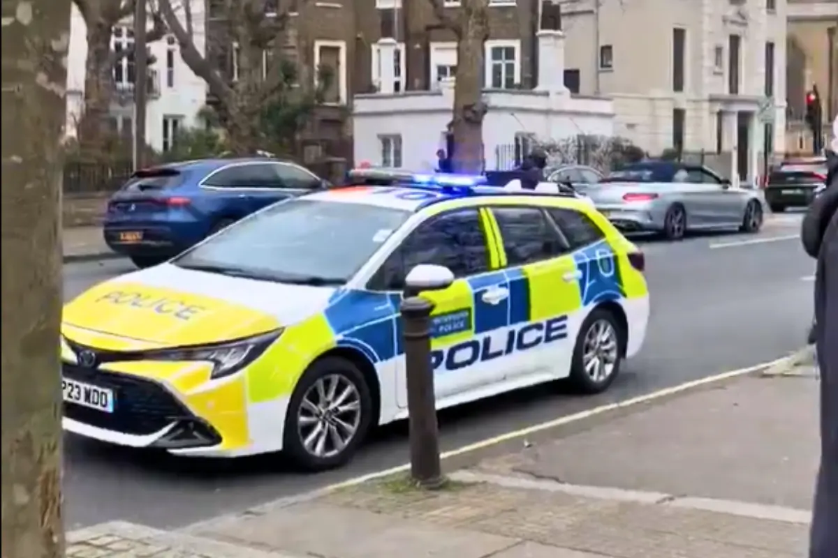Imperial War Museum evacuated after man brings in WWII military items