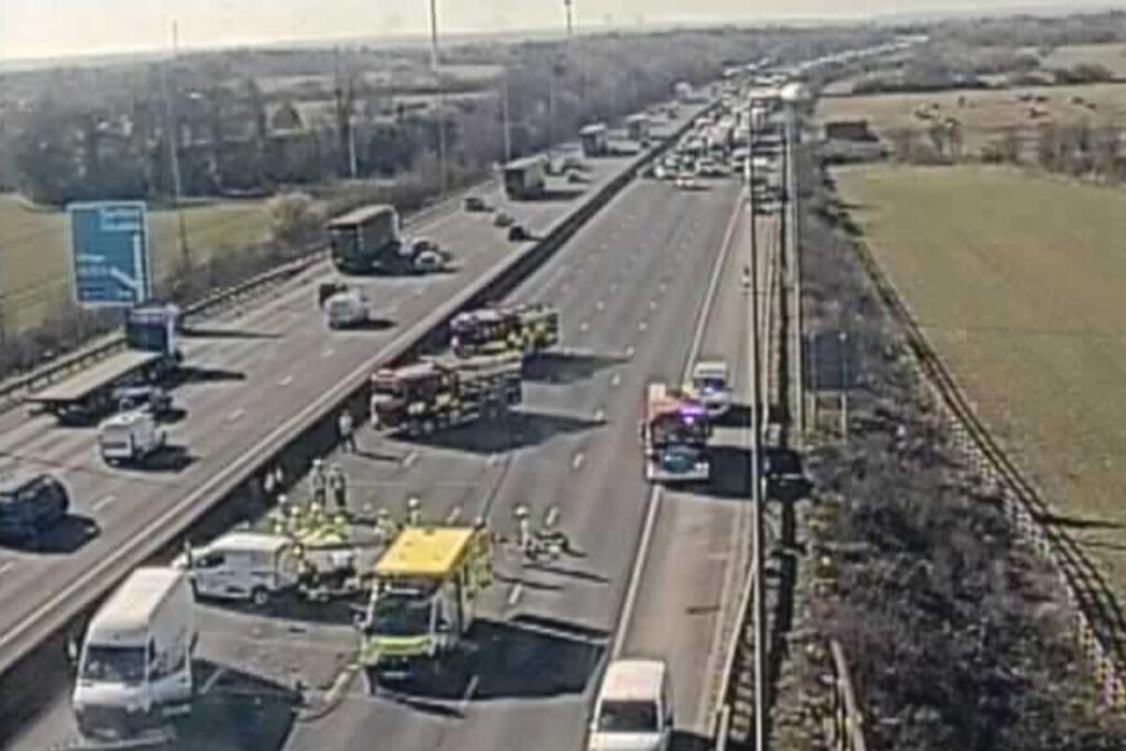 M25 Closed Near Dartford Tunnel After Serious Multi-Vehicle Crash