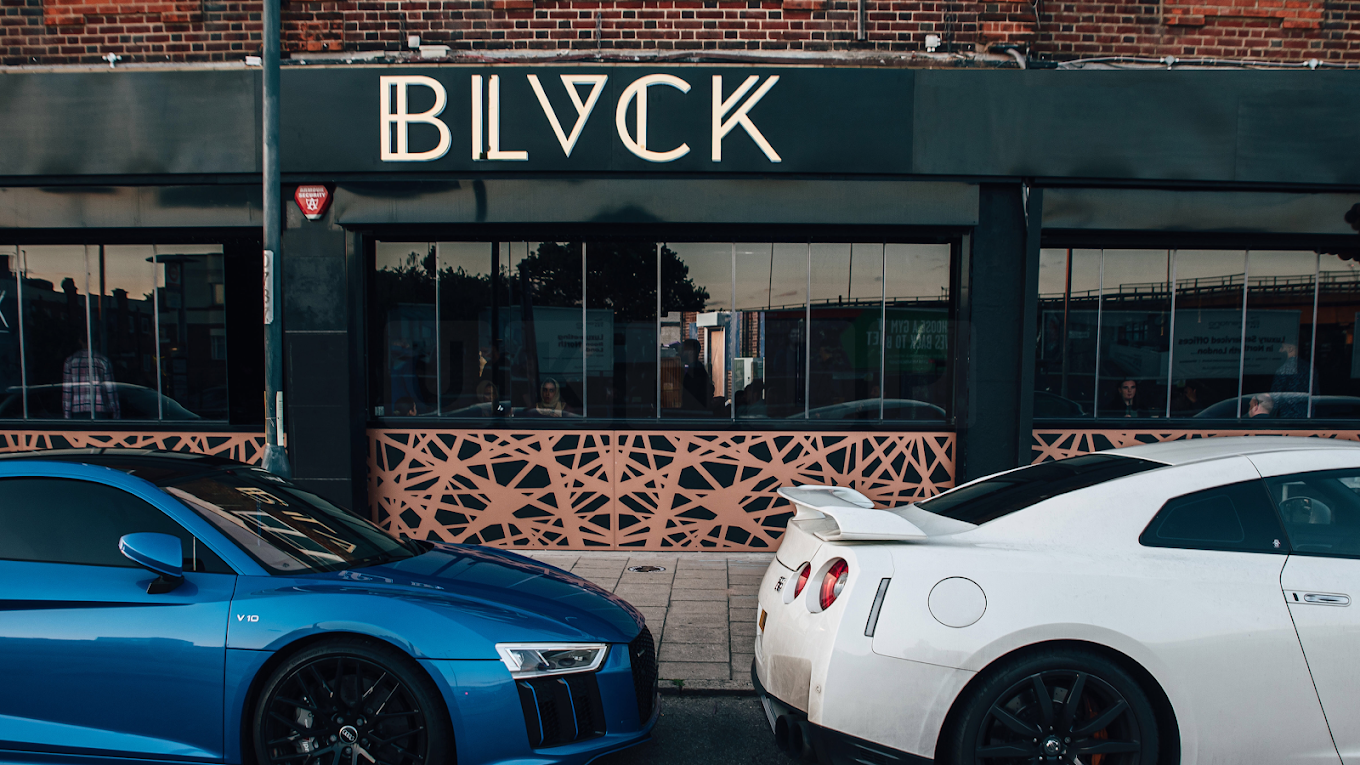 Major Fire Breaks Out on Watford Way, Mill Hill – 70 Firefighters are on Scene