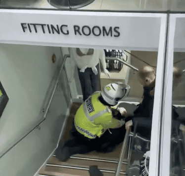 Man Arrested Following Robbery Attempt on Oxford Street