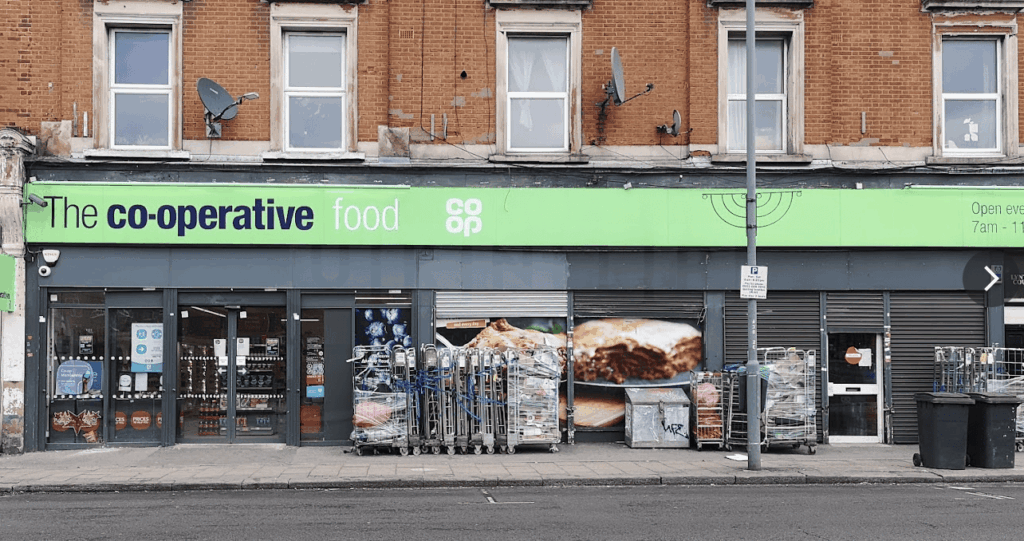 Man Injured in Glass Bottle Assault in Anerley Park: One Arrest Made