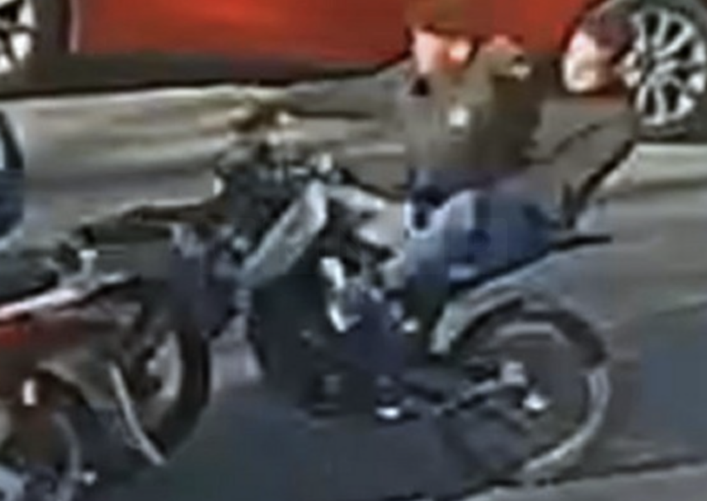 Police Hunt E-Bike Duo After Shocking Attempted Motorcycle Theft in Gravesend