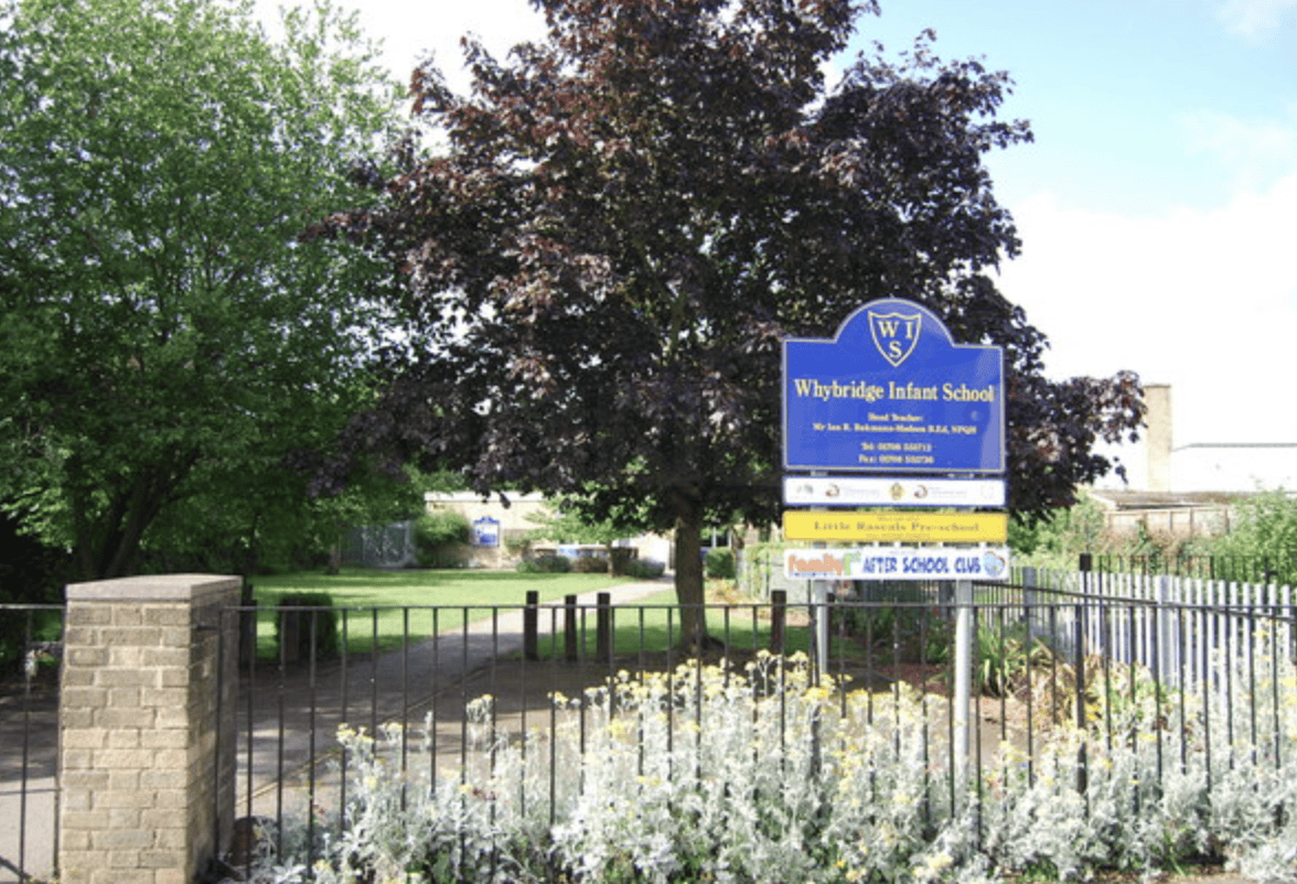 Rainham Infant School Locked Down After Woman Seen With Knife and Scissors Outside