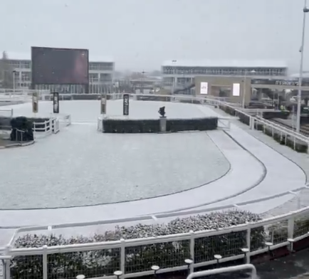 Snowfall Hits Cheltenham Racecourse Ahead of Festival Events