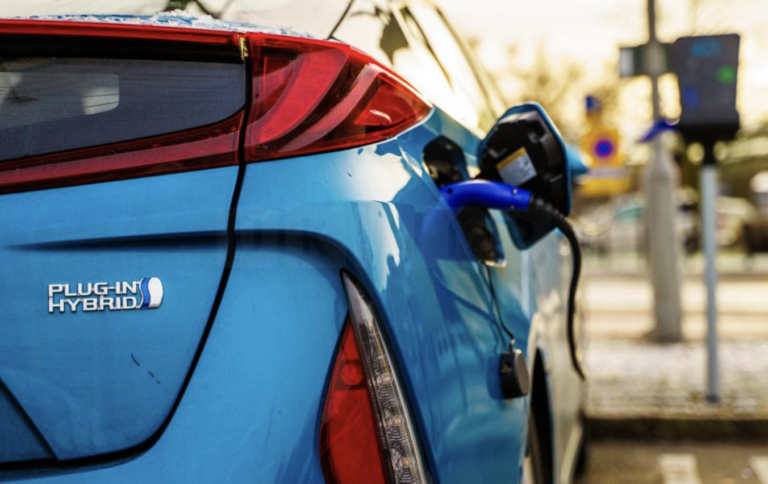 Starmer set to ease hybrid car ban