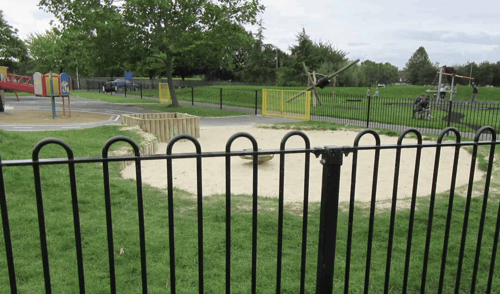 Teenager Stabbed in Oxford Park as Police Launch GBH Investigation