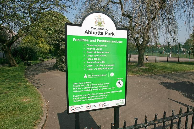 Teenager Stabbed Near Leyton Park, Police Investigating