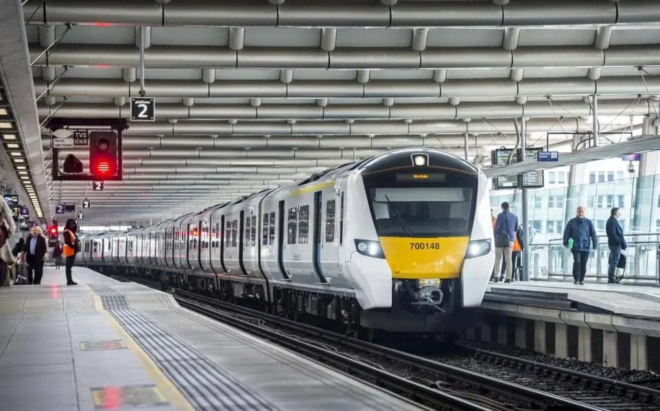 Thameslink Disruption: Services Restored After Train Fire at Peckham Rye – UKNIP